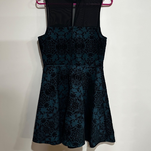 Teal Semi Formal Dress with Black Velvet Pattern Size 9 - Picture 6 of 9